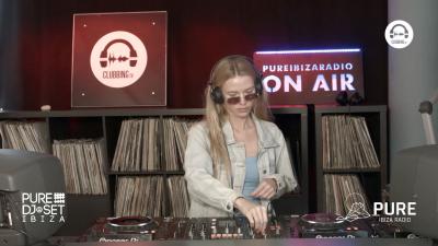 Pure DJ set with Melanie Ribbe