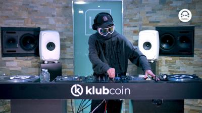 Live DJ Set with 999