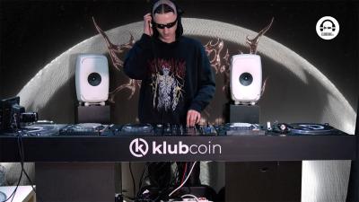 Live DJ Set with Leo Monira