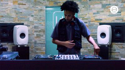 Live DJ Set with Seny.D