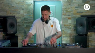 Live DJ Set with Benaset