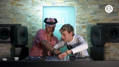 Live DJ Set with Omizs & E.T