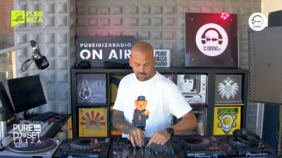 Pure DJ Set with Dave Hang