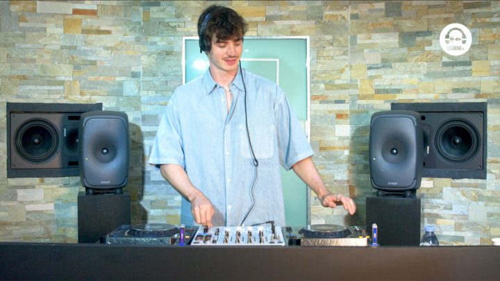 Live DJ Set with HENRI PFR